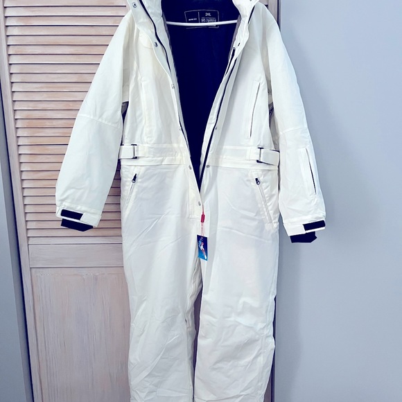 Great for snow boarding and skiing!! - Picture 3 of 5